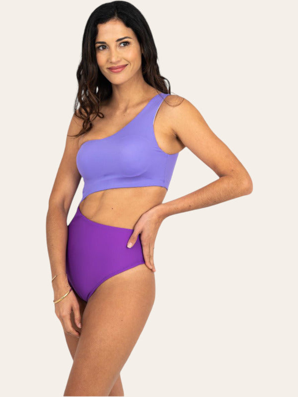 Trikini asimetrico con copas lila morado